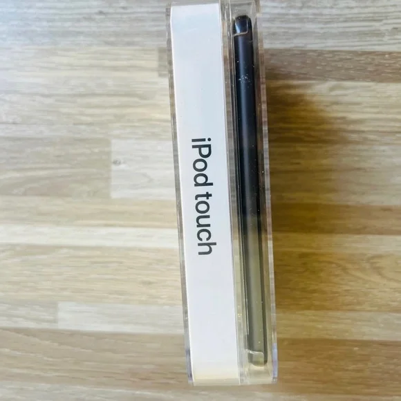 Apple - iPod touch 32GB MP3 Player (7th Generation - Latest Model) - Space Gray